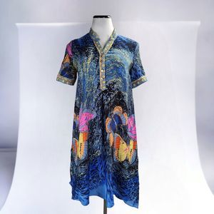 Queen Mulock Butterfly Print Shirt Dress Size M Blue Short Sleeve Pullover Silk